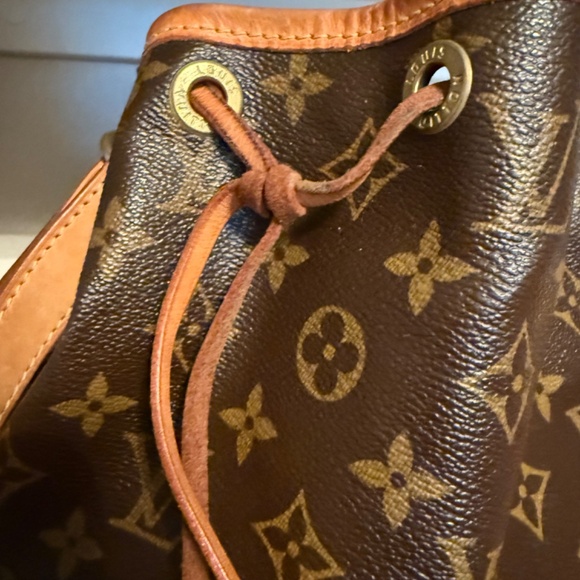 Vintage Classic Louis Vuitton Bucket Bag with Original Dust Bag - Picture 3 of 7